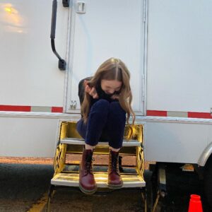 Sadie Munroe Instagram - In honour of the Netflix release date of season 5 being announced, here’s a photo dump:) June 15th!!! @workinmomsnetflix