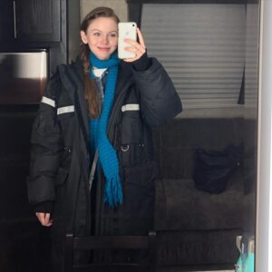Sadie Munroe Instagram - In honour of the Netflix release date of season 5 being announced, here’s a photo dump:) June 15th!!! @workinmomsnetflix