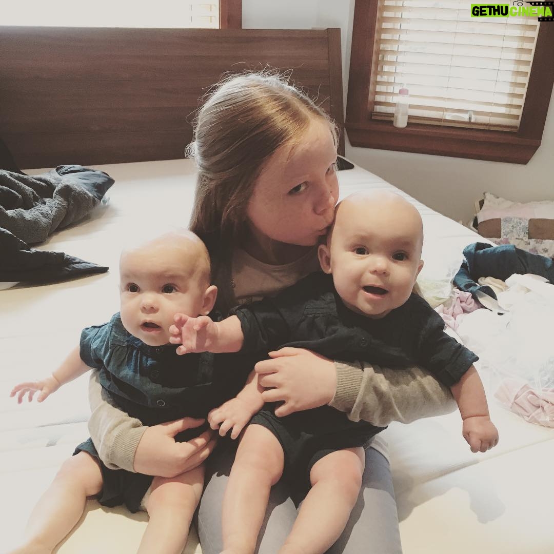 Sadie Munroe - 332 Likes - Make sure you tune in to @workinmoms on CBC at 9:30 to see these awesome pretend sisters!! 💖