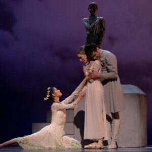 Sae Maeda Instagram - It's the final show of this incredible ballet 'The Winter's tale' tomorrow by @wheeldony 

I'm beyond grateful to have been given the opportunity to dance this role in such a beautiful ballet and can’t wait to perform it again with this wonderful cast @lucapino36 @nicol.edmonds @itzi_mendizabal Sarah Lamb.

📸　@dancersdiary