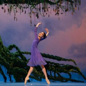 Sae Maeda Instagram - It's the final show of this incredible ballet 'The Winter's tale' tomorrow by @wheeldony 

I'm beyond grateful to have been given the opportunity to dance this role in such a beautiful ballet and can’t wait to perform it again with this wonderful cast @lucapino36 @nicol.edmonds @itzi_mendizabal Sarah Lamb.

📸　@dancersdiary