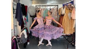 Sae Maeda Instagram - Had so much fun on stage with @sophie_elizabeth_allnatt  as Kitri's friends yesterday 💃

Thank you  @dancersdiary for capturing this moment 📸