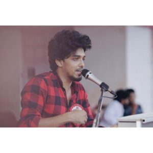 Sagar Surya Instagram - ഇന്നലെ എന്റ ജീവിതത്തിൽ ഒരിക്കലും മറക്കാൻ പറ്റാത്ത ഒരു വലിയ നിമിഷം ആയിരുന്നു ..ഒരു ആറു  വര്ഷങ്ങള്ക്കു മുൻപാണ് ഞാൻ ആദ്യം ആയി ഒരു ഷോർട് ഫിലിം അഭിനയിക്കുന്നത് അതും ഗവണ്മെന്റ് എഞ്ചിനീയറിംഗ് കോളേജിൽ വെച്ച് .ഇന്നലെ അതെ കോളേജിൽ ജോ & ജോ സിനിമയുടെ പ്രൊമോഷന് ഗസ്റ്റ് ആയി വിളിച്ചപ്പോൾ ഭയകരമായ അഭിമാനം തോന്നിയ നിമിഷം..തിരിഞ്ഞു നോക്കുബോൾ ഒരുപാടു സന്തോഷം തോനുന്നു ..❤️

പടച്ചോൻ ഒരു വലിയ സംഭവം ആണുട്ടാ  ചില ആഗ്രഹങ്ങൾ നമ്മൾ മറന്നാലും പടച്ചോൻ മറക്കില്ല ..🙏
.
@sajithdevs 💫