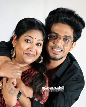 Sagar Surya Instagram - അമ്മക്കുട്ടി.. ❤️
.
@sidhiqueakber 

#motherlove #love #motherhood #mother #baby #family #kids #momlife #mom #babyboy #mothersday #babylove #cutebaby #motherdaughter