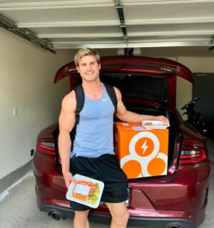 Sage Northcutt Instagram - Cheesy shrimp Alfredo is one of my favorites!