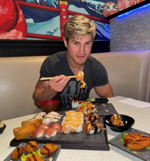 Sage Northcutt Instagram - Sushi cheat meal!