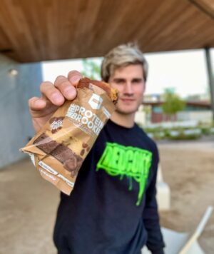 Sage Northcutt Instagram - These protein brookies are 🔥 

#TeamRedcon1 Code SAGE20 link in bio