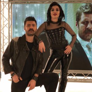 Şahin Irmak Instagram - Sanırsın 40 yıllık rock’çıyız🤘🏻@goncavuslateri #nikahmasası #düğümsalonu #haykocepkin #16mart