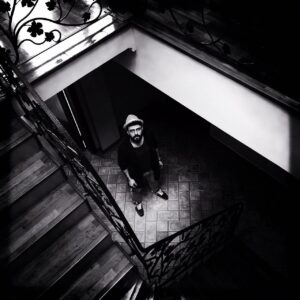 Şahin Irmak Instagram - Sarhoş Çal Piyanoyu, Vurmalı Çalgı Gibi, Parmaklar Biraz Kanamaya Başlayana Dek
Charles Bukowski