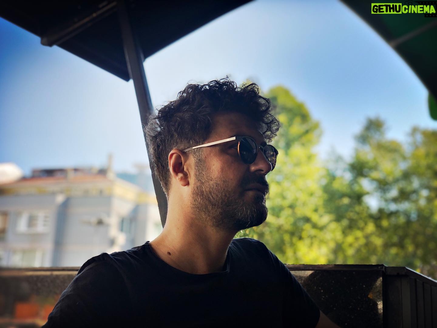 Şahin Irmak - 1.8K Likes - Perşembe 📌 @yemreboylu 📸 #barrio
