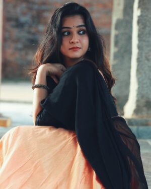 Sahithi Avancha Instagram - Soul full of sunshine…💛💛

#newpost#instapost#traditional#love#looks#sunshine