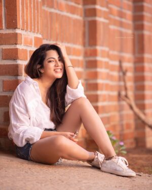 Sai Priya Deva Instagram - (Accepting your self) “Happiness can exist only in acceptance.” – George Orwell #love #accept #acceptyourself #loveyourself #believer #happy #happiness #trust #truelove #true #onlypositivevibes #positivethinking #positivity #beliveingod PC: @vijayvendhan