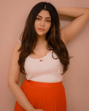 Sai Priya Deva Instagram - A girl should be like a butterfly. Pretty to see, hard to catch♥️🖇️