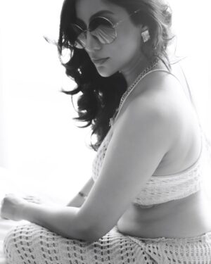 Sai Priya Deva Instagram - Black and white lover #blackandwhite #loveyourself #beauty #best #bestrong #dowhatyoulove #selflove #selfcare #happy #beautiful #life