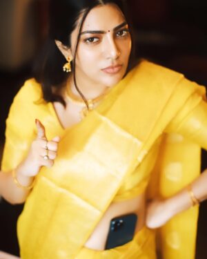 Sai Priya Deva Instagram - New style iPhone series version photos PC: @am_jerald #loveislove #loveyourself #differntvision #lifestyle #happy #yellowsaree #yellow #appleiphone #instagood #photoshoot