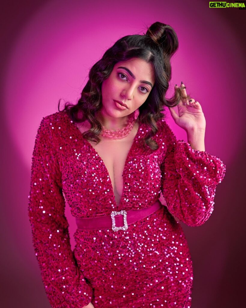 Actress Sai Priya Deva HD Instagram Photos and Wallpapers July 2024 ...