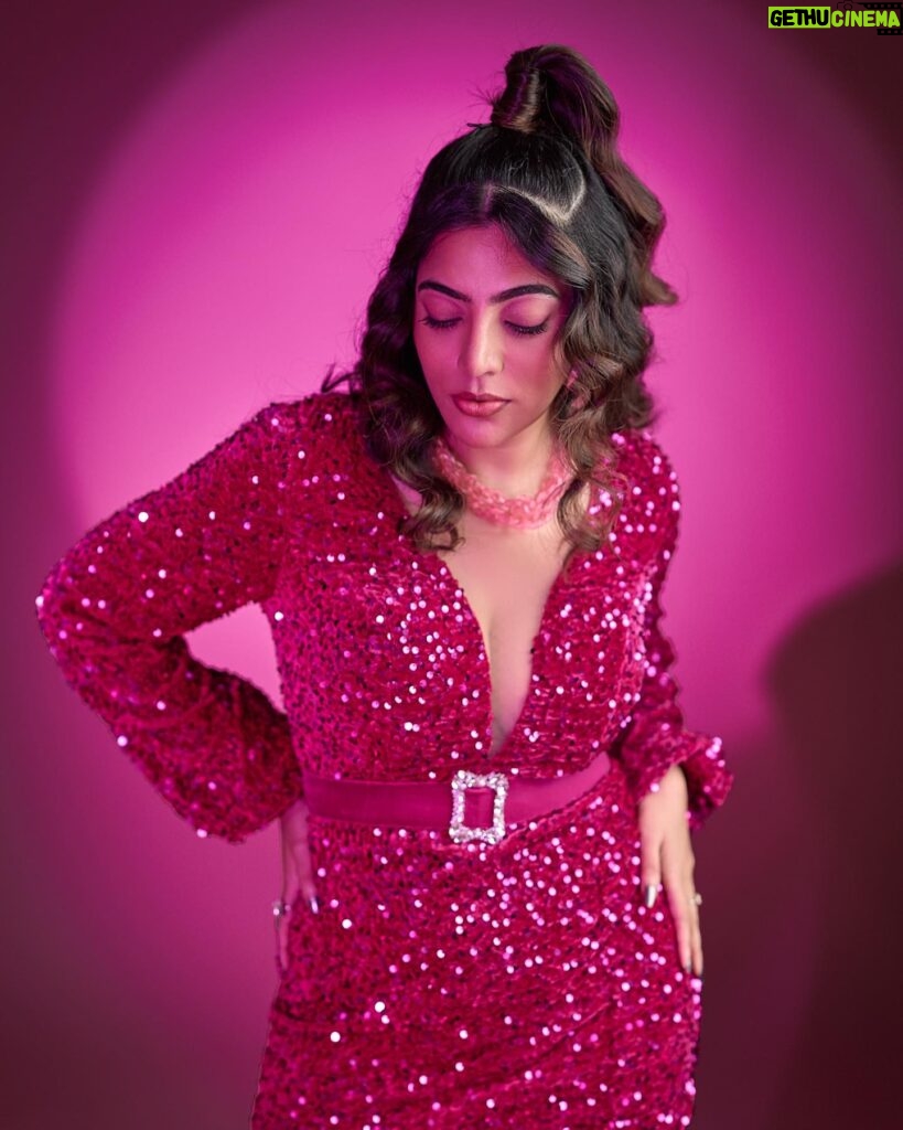 Actress Sai Priya Deva HD Instagram Photos and Wallpapers July 2024 ...