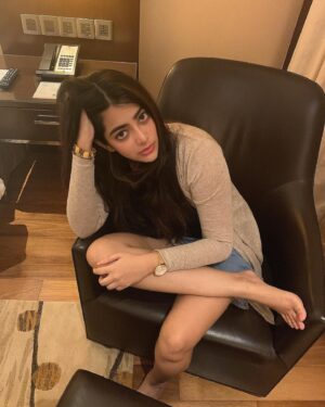 Sai Priya Deva Instagram - You must choose your life not others 🦚🌍👸🏻🧍🏻‍♀️🧚🏻believe you own intuition 🌞🧚🏼‍♀️😇#intuition #own #life #believe #power #love #world #you
