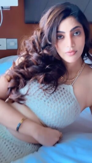 Sai Priya Deva Instagram - Change your looks change your way 🧿🔥🎉
Photography: @arshalphotography 
Costume: @saipriya_deva #instagram #dubailife #dubai🇦🇪 #bollywood #bollywoodstyle #bollywoodactress #tollywoodactress #actress #life #lifestyle #happy #love #loveyourself #positivity #beauty #happy #life #fly