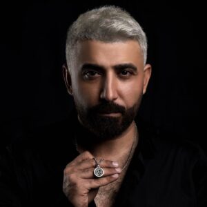Saif Oreibi Instagram - أنت أنا .. وأنا أنت .. أنا مرآة لكل ما أراه منك ورد فعل لكل ما تفعله معي .. تضع نفسك مكاني وانا كذلك .. تلتمس لي عذراً التمس لك ألف عذر .. تمشي في اتجاهي خطوة .. أمشي في اتجاهك ميل .. كل ما تقدمه لي تجد أضعافه .. وكل ما تفعله معي يعود لك في النهاية .. فانتبه من أن تقدم غير الحب ومن أن تبدأ بغير السلام .. فكما تُحب أن ترى النصف الأبيض .. كما ستكره أنا ترى النصف الأسود أيضاً .. كن لي كما تُحب أن أكون لك وسأجعلك ترى الحياة بكامل ألوانها
#سيف_عُريبي