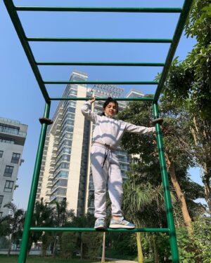 Saisha Bajaj Instagram - Sunday’s at home 
#happysunday #happymornings 
#exercise