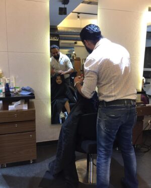 Saisha Bajaj Instagram - Memories❤️ #oldpic 
Hair style by my lovely personal stylist 😘. 
#loreal #saloon #delhidiaries 
@rakeshbajajofficial @sonytvofficial @sonylivindia