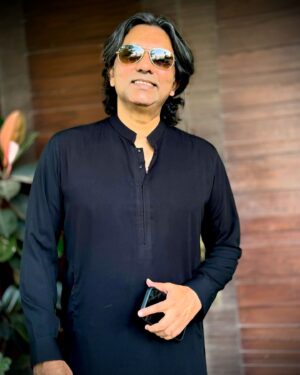 Sajjad Ali Instagram - Eid Mubarak 🌙 Naya gaana on 12th. 😎ZAMANA.