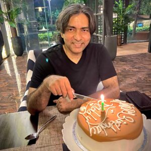 Sajjad Ali Instagram - Thank you all for the countless birthday wishes today. Grateful for your appreciation throughout my career ❤️❤️ Here’s my ‘beginning’ and the ‘now’, side by side. How time flies :)