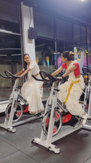 Sajna Saaj Instagram - Welcome to @kombufitness : Where grace meets grit. Celebrating our roots while breaking boundaries, Fitness in Kerala sarees, because strength is always in style.
•
#kombufitness #grace #grit #roots #breakingboundaries #ﬁtness #keralasaree #strength #style