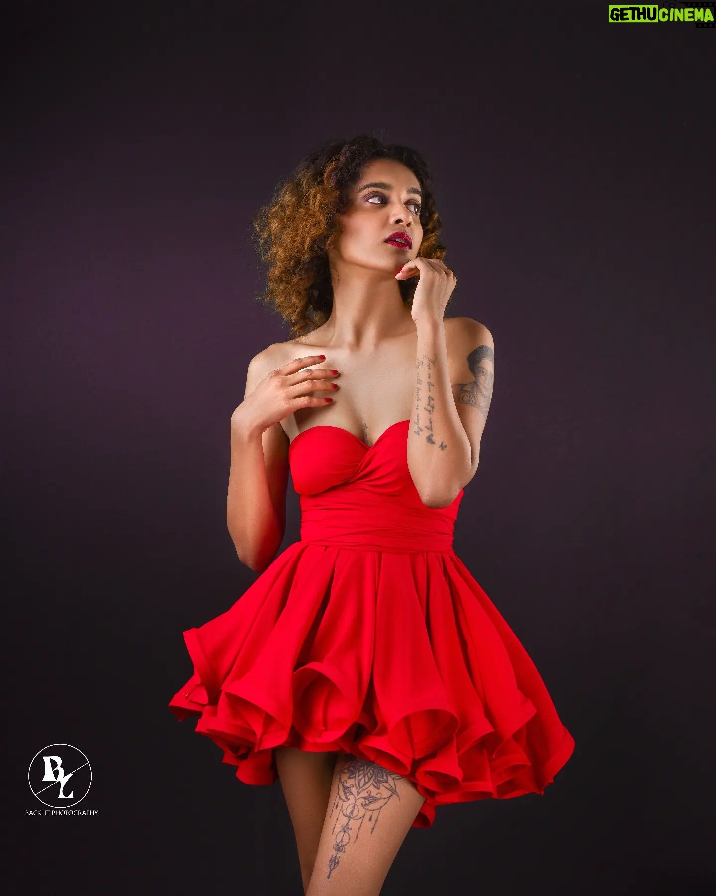 Sajna Saaj - 3 Likes - Red is not just a color, it's an attitude. Slaying in this gorgeous red dress!❤️
DOP @backlit_photography_
MUA @pearlmakeup.official
MODEL @sajna_saaj_official
#insta #instagram #instagood #instamood #instalike #instadaily #instafashion #instapic #instalove #instafollow #instaphoto #fashion #style #traditional #historical #lady #power #bold #attitude #princess