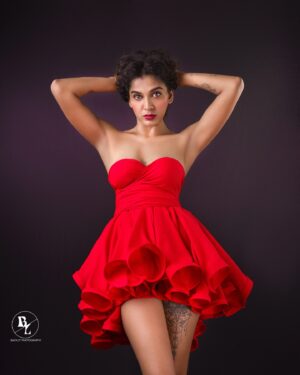 Sajna Saaj Instagram - What I like about photographs is that they capture a moment that’s gone forever, impossible to reproduce.

Model @sajna_saaj_official 
Mua @pearlmakeup.official 
Pic @backlit_photography_ 

#modeling #modafeminina #modernart #fashionblogger #fashion #photography #pictureoftheday #photoshoot #photo #photographers_of_india #photographylovers #photographylover #kerala #keralatourism #keralagodsowncountry #keralaportfolio #portraitpage #portraitphotography #portrait #portraitphotographer #attitude #edits #editor #makeupartist #makeportraits #model #modernart