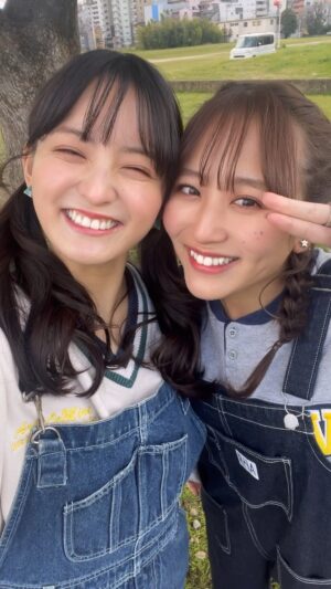 Saki Kiyoi Instagram - .
いえいっ😆✌️ 
　
　
　
　　
　
　
　
　
　
　
　
　
　

　
　
　

　
　

 
✼••┈┈┈┈┈┈┈┈┈┈┈┈┈┈┈┈••✼

please follow me💛
팔로우 해주세요🩵
关注我的Instagram🩷
ikuti saya di instagram🧡

@kiyoisaki_official 

✼••┈┈┈┈┈┈┈┈┈┈┈┈┈┈┈┈••✼

 
#japan#girl#smile#twins
#お揃い#サロペット#ピクニック
#清井咲希#スターダストプロモーション