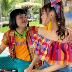 Saksit Tangthong Instagram - ไม่อยากเหงา มาสนุกกับเรา ผู้ใหญ่สันต์กำนันศรี สัปดาห์สุดท้ายแล้วนะจ๊ะ ใครดูรักตายเลย วันนี้เลยนะ 1 ทุ่ม ช่องวัน จันทร์ถึงพฤหัส งับผม 😁😁😁
