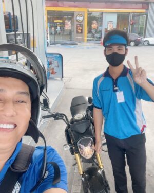 Saksit Tangthong Instagram - บอกว่าไม่ใช่ๆพี่เบิร์ด ก็ไม่เชื่อ พี่เบิร์ดผมขอโทษด้วยครับ ทำพี่เสียลุค เป็นเด็กแว้นเลยครับ รักพี่กว่าเดิมนะครับ ❤️🤣❤️🤣❤️