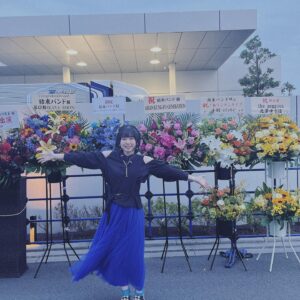 Saku Mizuno Instagram - #結束バンド恒星

ありがとうございました！！
Zepp Hanedaには最高の思い出しかないです。

関わってくださった全ての皆様、ありがとうございます！
ぼっち・ざ・ろっく！最高だ〜！大好き！🥳✨

お花もたくさんありがとうございました🌸