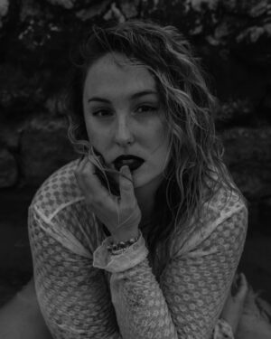 Salena Instagram - color or b&w ? ❤️

#photography #photographer #photoshoot #model #curvy #color #blackandwhite 

📸: @photosuly