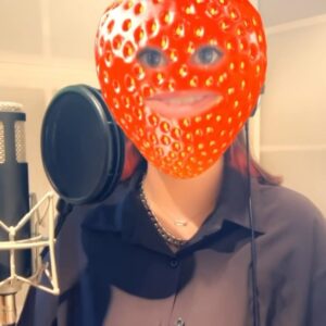 Salena Instagram - we‘re back in the studio babes