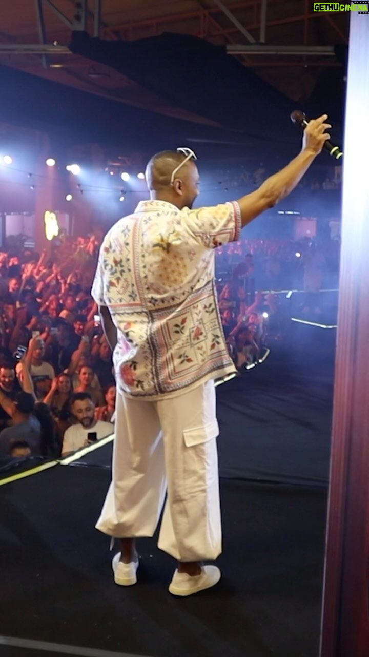 Salgadinho - 751 Likes - #Tbt gravação “CASA DO SALGADO #5 - A FESTA” 🎶❤️
🍺 @cervejacacildis
Realização:
@abase90music
@betosantosab90
@peleproblemaoficial
@lelloeventos
🎥 @munizleo