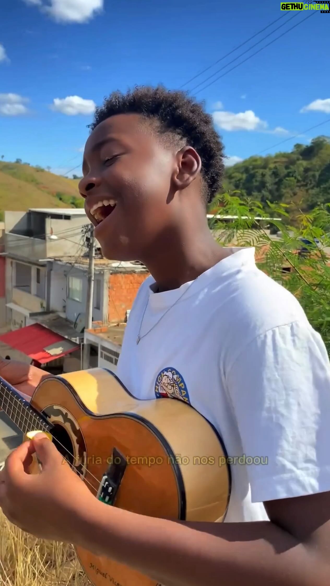 Salgadinho - 3.1K Likes - Compor é prazer, paixão, é ofício, química, alquimia e etc…
Vamos falar de “química” , deu muita química minhas parcerias com Wilson Prateado e a gente nem sabia que tanta coisa boa e pessoas incríveis estavam por vir, essa música acessa portais de emoções e lembranças de milhões de pessoas com os , hoje na execução dos Os Travessos com Rodriguinho interpretando, hoje foi minha vez acessei os meus portais de emoções e lembranças, nessa execução do Miguelzinho do Cavaco olha esse cavaco, olha essa voz, me vejo em você Miguel!
obrigado por isso 🙌🏾🫶🏽