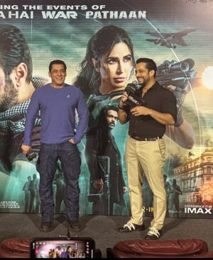 Salil Acharya Instagram - Aur aaj ek baar phir ho jaaye #bhai ke saath 
@beingsalmankhan #tiger3 fulll mazaaa
Camera magic : @01dhanashrinagwekarphotography
