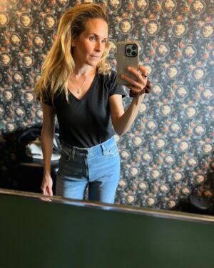Sally Pressman Instagram - Swipe —> tress refresh

@lisasatornhair 💫🫶🏼💫🫶🏼
@ninezeroone