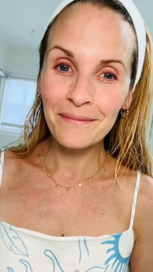 Sally Pressman Instagram - I wouldn’t say it if it weren’t 100% true.
Not all skincare devices are created equal.
The @newabeauty is a skin-changer. 
It delivers what it promises: instant lift, fewer fine lines, smoother and brighter skin immediately and over time!

I’m hooked on mine and just want to share the love 🫶🏼

Code: SALLY15 gets you a discount 💕