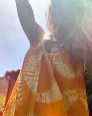 Sally Pressman Instagram - #earthday sun salutation ☀️🕶️
c/o @electricandrose 
Thank you Earth, now let’s go soak up some sun 🌞

(With sunscreen! Love, your mom)