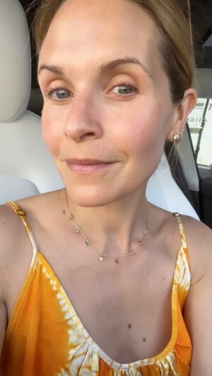 Sally Pressman Instagram - #giveafig about your skin 💚
The best 30 mins you can give your skin is @formulafig 

Every new Supers facial you book, gets you $100 off your first Collagen Texture or (what I’m getting here) the All-In-One (which features, a sheet mask, microdermabrasion, radio frequency, micro current and red light therapy and a special INCREDIBLE neck mask by @soke.beauty ).

Every treatment leaves you with the glowiest, healthiest most radiant skin THAT LASTS. 

Special offer will not last long! Book @formulafig and say Sally sent you 😘😘😘