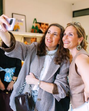 Sally Pressman Instagram - Any day I get to celebrate @arielle is a great day 💕
When I get to do it at the @relbeauty blush launch @shopclarev with @clarevivier AND hang with @meaghancurcio and @heathertaylorhome AND Chloe?!

#bestdayever 

BUY EVERY @relbeauty product you can get your hands on, trust me! 💋💋