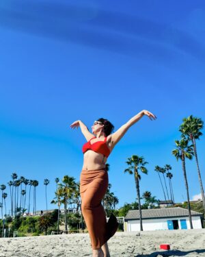 Salma Hindy Instagram - Chin up, chest high, back straight, you’re in Hollywood babyyyy 

(New York I miss you but I’m ~probablyyyy~ not coming back 😭)