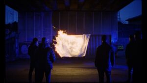 Salomon Ligthelm Instagram - INTROVERT by @littlesimz - shot by maestro DP @joelhoneywell
🔥Edit by @elisesmelise
Production design by @laulit
Choreography by @kloedean 🙌🏼
 
BIG LOVE to the brilliant production team - @marthamcguirk @k_lamb_ @mrmrfilms @lcbrads @ellamayknight ❤️
 FULL CREDITS BELOW

Director: @salomonligthelm
 
Production Company: @prettybirdpic
MD/Exec Producer: @juliette_larthe
Exec Producer: @chrisraymurdoch
Producer: @k_lamb_ @marthamcguirk @mrmrfilms
Production Manager: @lcbrads
Production Assistant: @ellamayknight
1st AD: Joshua Loftin
DOP: @joelhoneywell
1st AC: @hopidemattio
2nd AC: Kairo Jones
Steadicam: @richard_james_lewis 
Camera Trainee: @joeljoel_robinson
Grip: Viz Sopjani
Gaffer: @yanmurawski99
Spark: Serkan Cetin
Spark: Yuri
Production Designer: @laulit
Art Department Assistant: Chris Dent
Stylist: @luciellis
Stylist Assistant: Natalie Asare
Stylist Assistant: Elizabeth Beth
Artists Hair Stylist: Chantelle Fuller
Hair & Makeup Artist: Nibras
Hair Assistant: Diana Francis
Make Up Assistant: @sandrahadimua
Choreographer: @kloedean
SFX Supervisor: Nigel Cripps
Runner: Daisy Smith
Runner: Lucia Ritucci 
Runner: Apollo Wilson
Production Runner: Tyshan Dwyer
BTS: @tamiym.photo
Artists Assistant: @tillaarcé
Medic/Covid Supervisor: Richard Hayward
Action Vehicle Driver: Brent-James Pinder
Minibus Driver: Roger Rose
Camera Car Driver: Grump Transport
 
Dancer: @chantelle_dawe
Dancer: @cherilynalbert_ 
Dancer: @clairesince94
Dancer: @daniharriswalters 
Dancer: @indz.b
Dancer: @kobyturner__ 
Dancer: @lewisbram
Dancer: @stefano_saa 

Cast
@ifadyelsayed
Amber Lowe
Georgia Neath 
Ayomide Plufidipe
Narisha Nawson 
Samuel King 
James Mace
Charlie Shaw
Adam Hafez
Glody Kinkiani
Jabari Ngozi 
Warrick Simon 
Antony Francis
Hannah Kumah
Janelle Kumah 
Cullen Kumah
Develop and Processing: @Cinelablondon 
Edit: @elisesmelise
Edit Producer: Polly Kemp 
Colourist: Simon Bourne
Color Producer: Chris Anthony 

Label : AWAL 
Commissioner: Bianca Bhagat
 
Camera supplied by @mcx_films
Lighting supplied by @shlfilmlighting
 
Thanks to Chris and Nikki Snode 
Cinelab and Aarti Mahtani