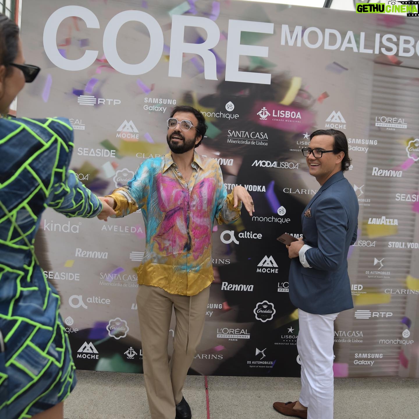 Salvador Martinha - 21.8K Likes - Plim&Ronron prestigiam @lisboafashionweek
Fui ,fui, fui! Parabéns à Vera da Buzina pela guerreira que é! Tamos juntas , baby!