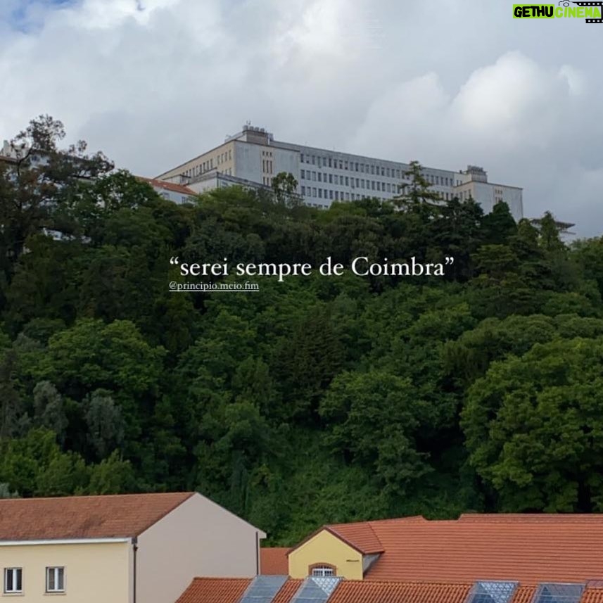 Salvador Martinha - 13.4K Likes - A minha ligação a Coimbra sempre foi especial. Primeiro público fora de Lisboa, novos amigos e muitas histórias. Quis o destino que surgisse, através do grupo mágico do princípio meio e fim, a hipótese para fazer a minha melhor homenagem à cidade . Eu não sei o que vocês acham mas que fica bem como slogan da cidade fica:
“Serei sempre de Coimbra”.