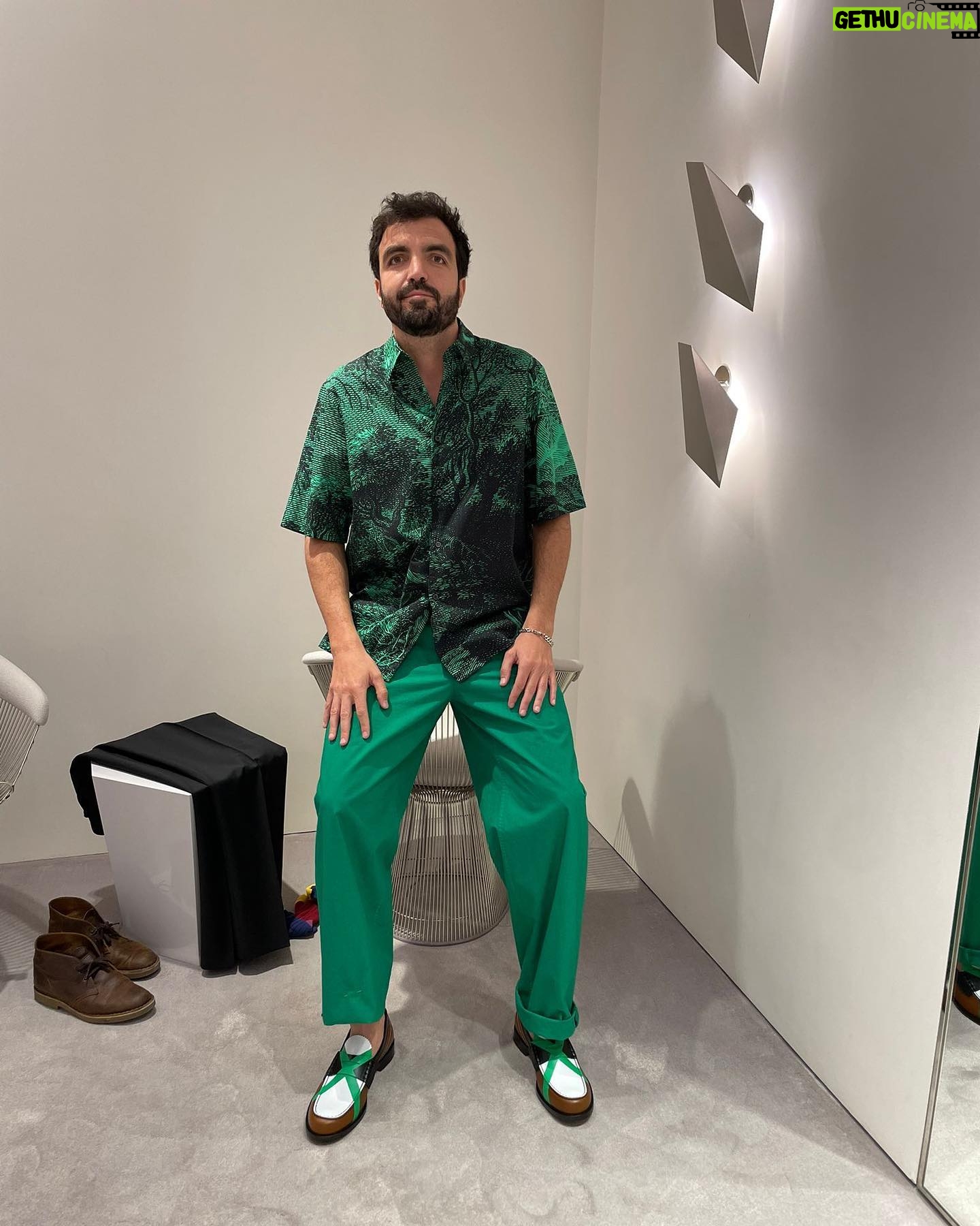 Salvador Martinha - 15.3K Likes - Verde fica sempre bem.